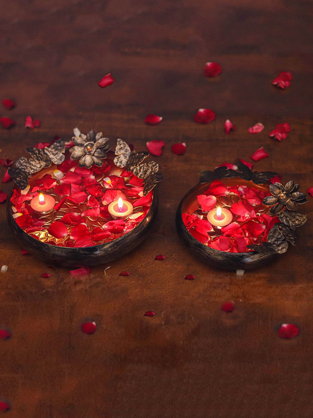 

StatueStudio Set of 2 Metal Bowl Urli Showpiece, Bronze