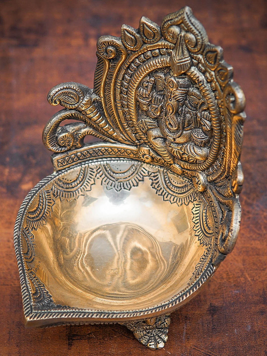 

StatueStudio Gold-Colored Textured Diya