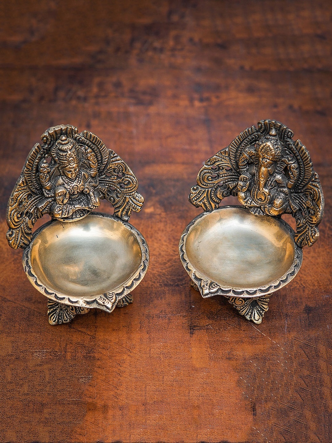 

StatueStudio Gold-Toned Ganesha Lakshmi Diya