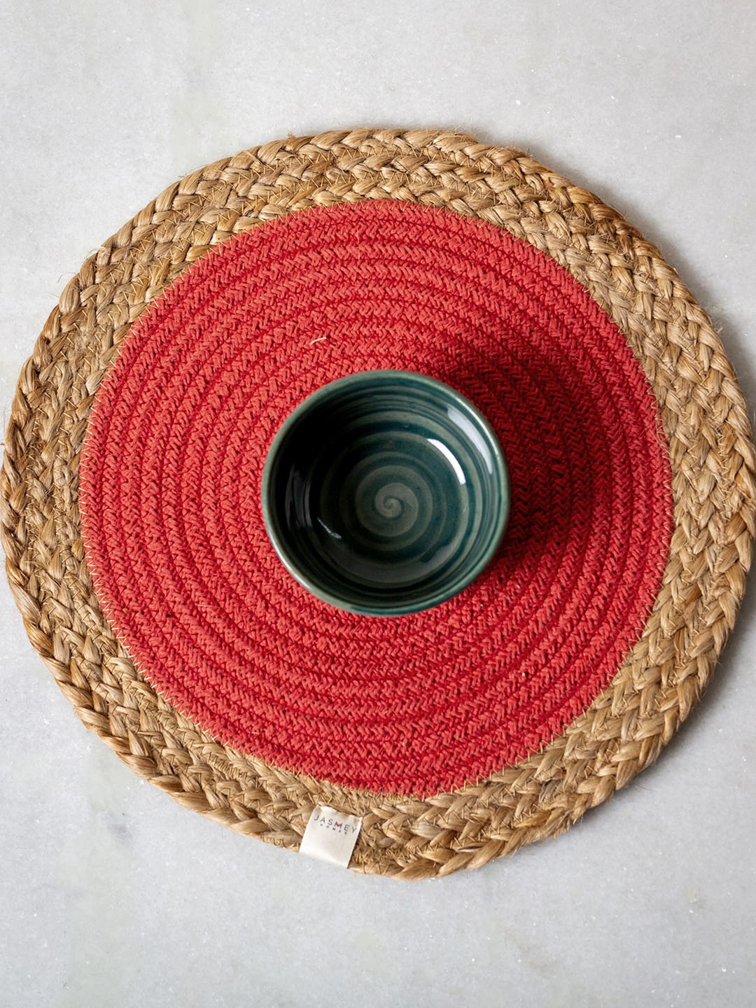 

JASMEY HOMES Coral-Colored Textured Round Cotton Table Placemats