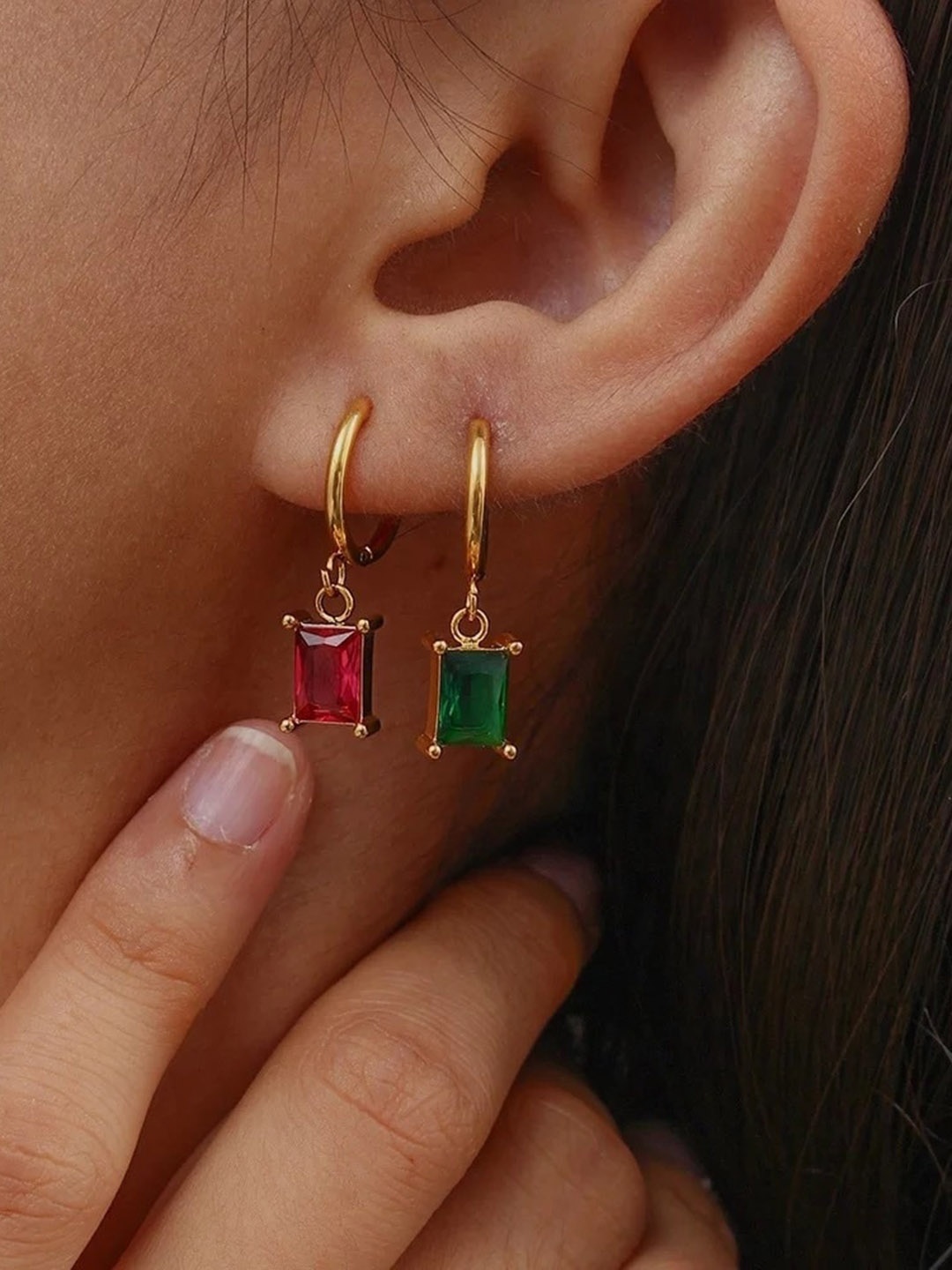 

Inaya Green Contemporary Drop Earrings