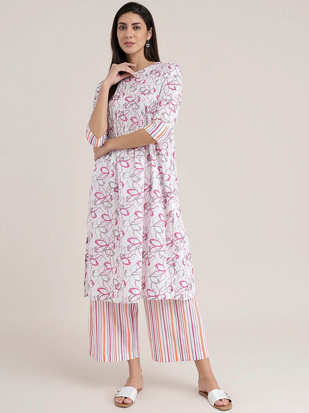 

Pink Fort Women White Floral Printed Pure Cotton Kurta with Palazzos
