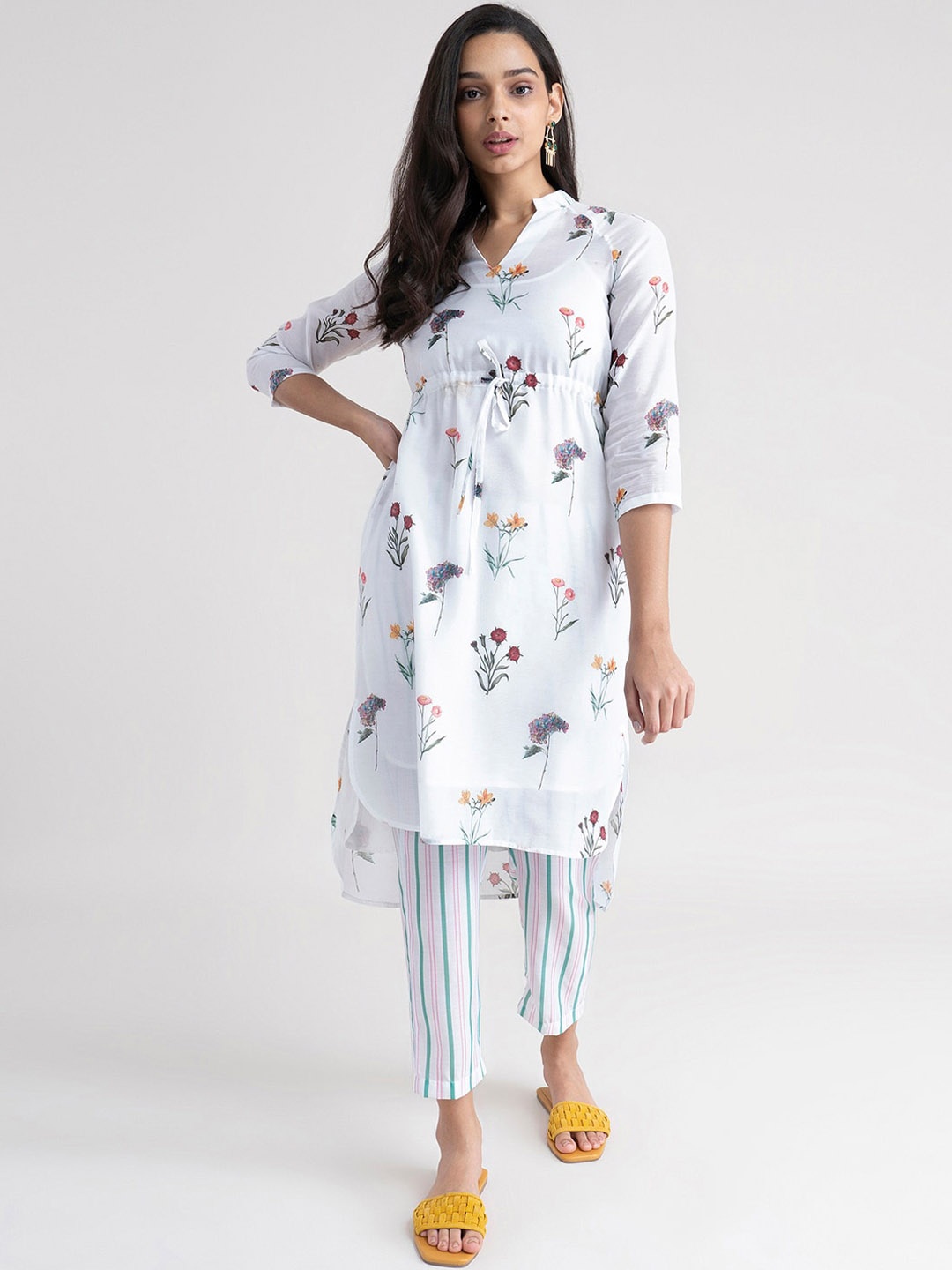 

Pink Fort Women White Floral Printed Pleated Kurti with Trousers
