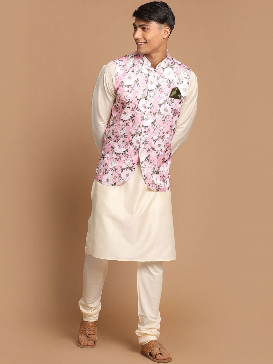 

VASTRAMAY Men Cream-Coloured Layered Kurti with Pyjamas
