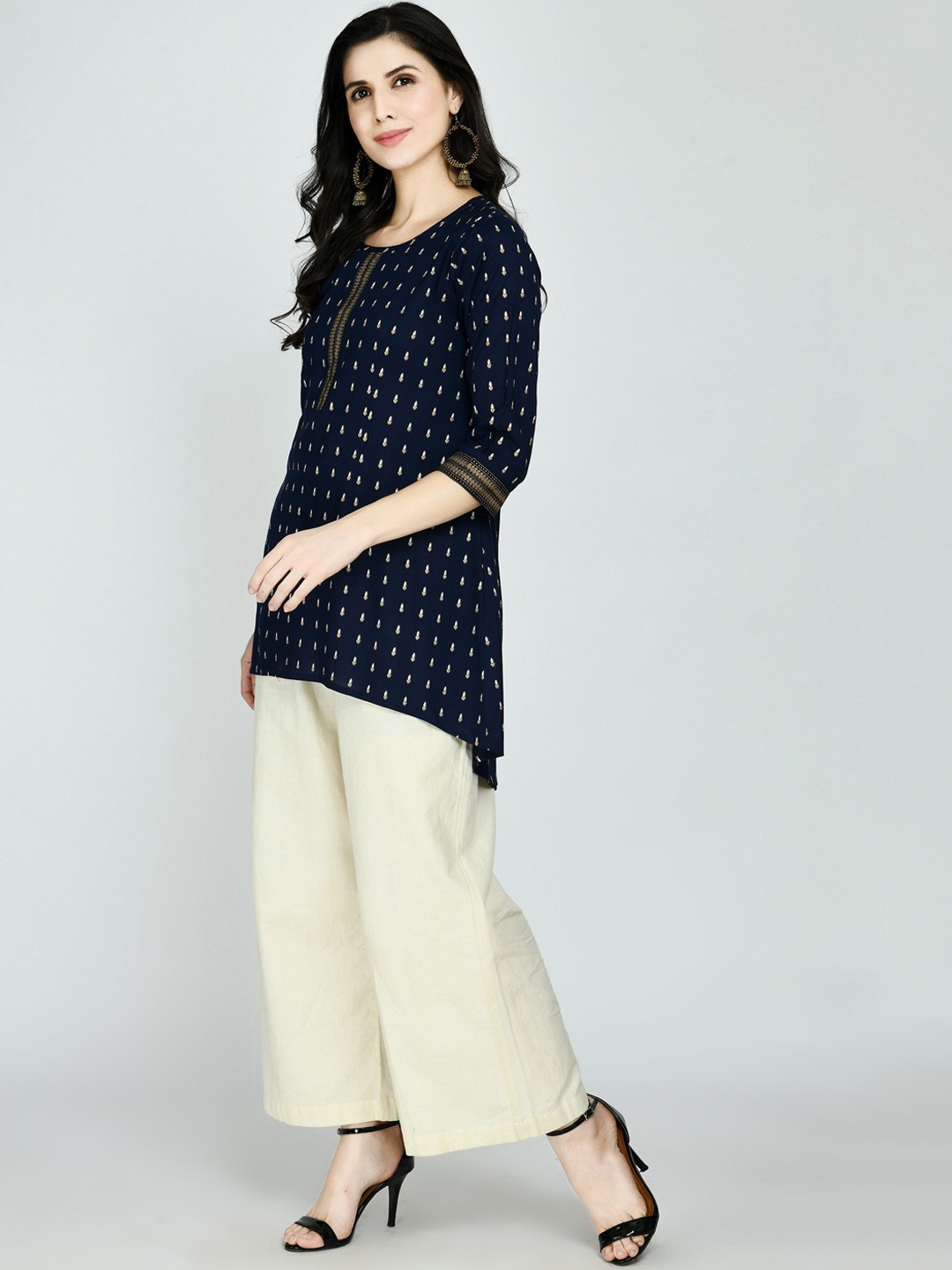 

KALINI Women Navy Blue Geometric Printed Thread Work Pathani Kurta
