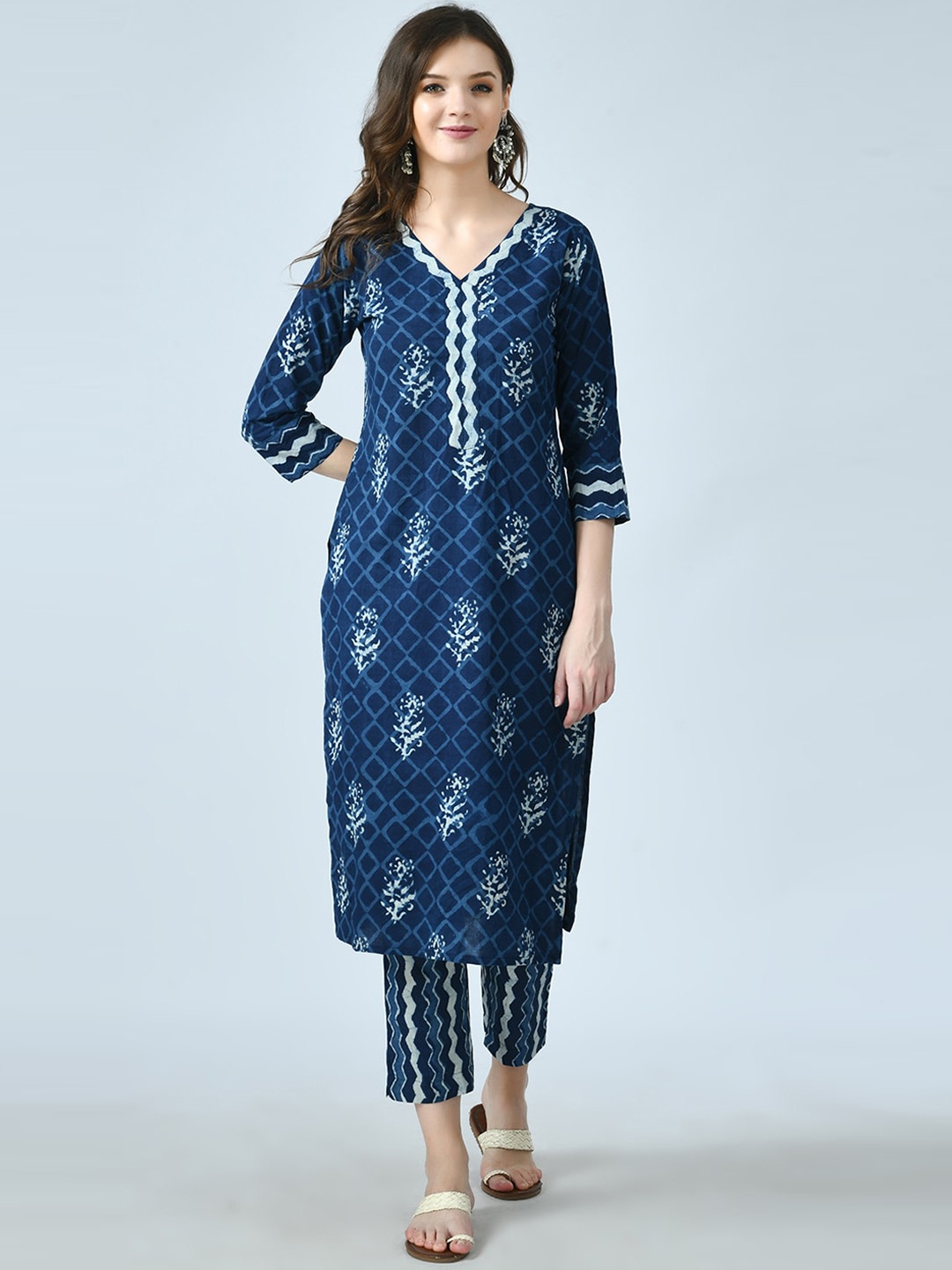 

KALINI Women Blue Floral Printed Panelled Pure Cotton Kurti with Trousers