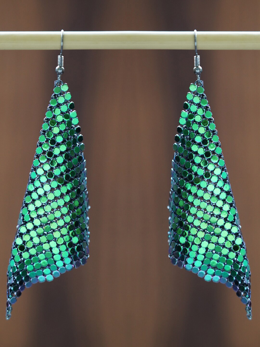 

MIZORRI Green Contemporary Drop Earrings
