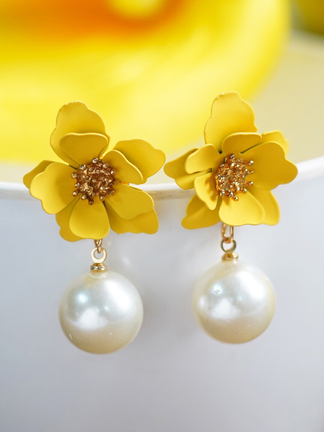 

MIZORRI Yellow Contemporary Drop Earrings