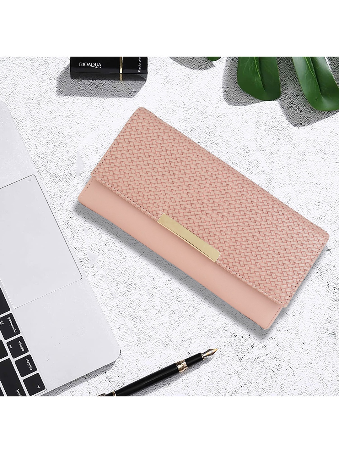 

Bag Pepper Peach-Coloured Textured Envelope Clutch
