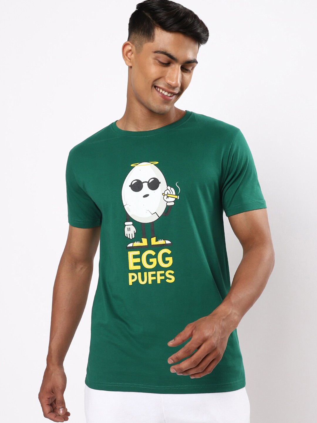 

Bewakoof Men Green & evergreen Typography Printed Raw Edge T-shirt