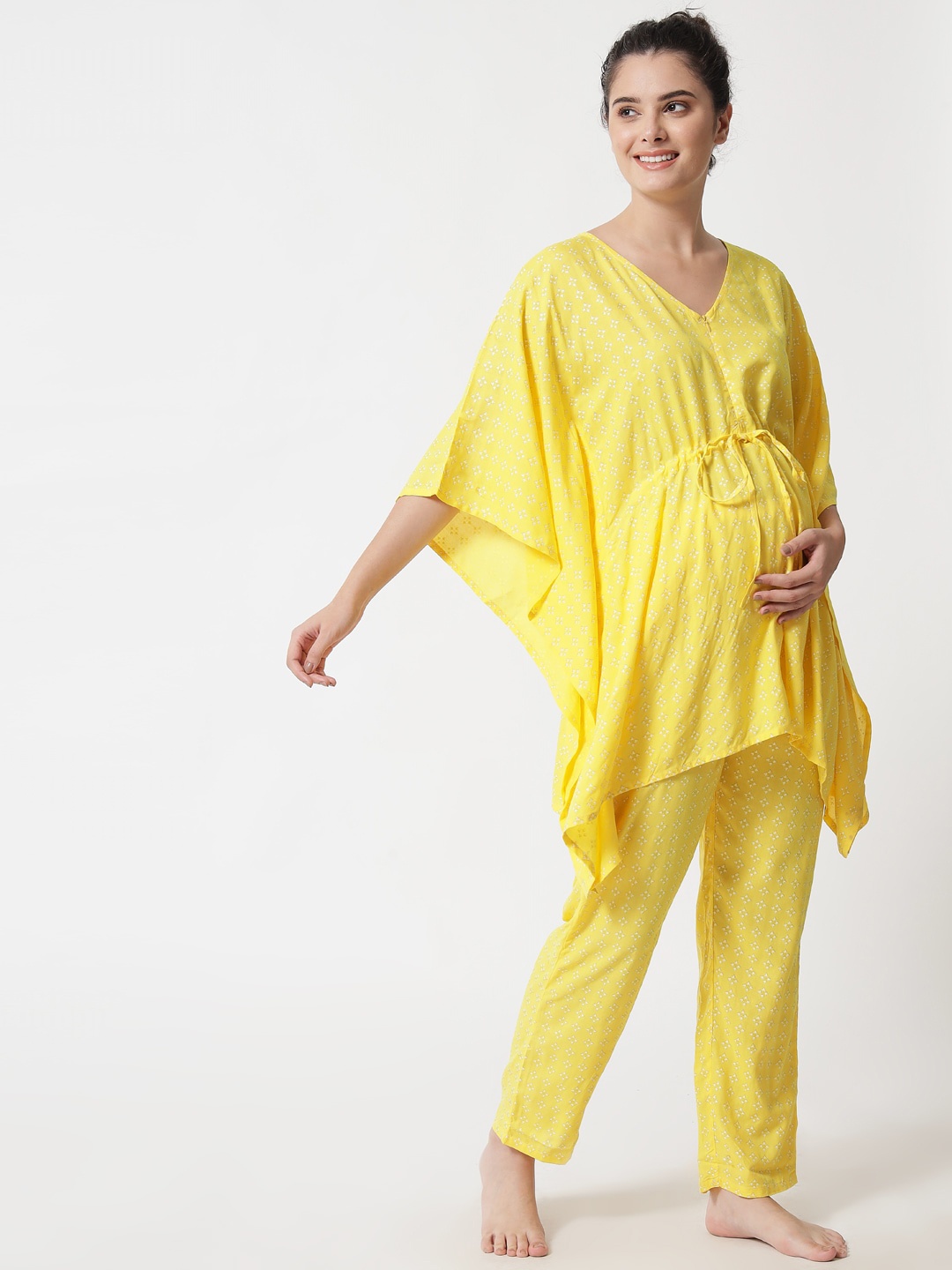 

Aujjessa Women Yellow & White Printed Night suit