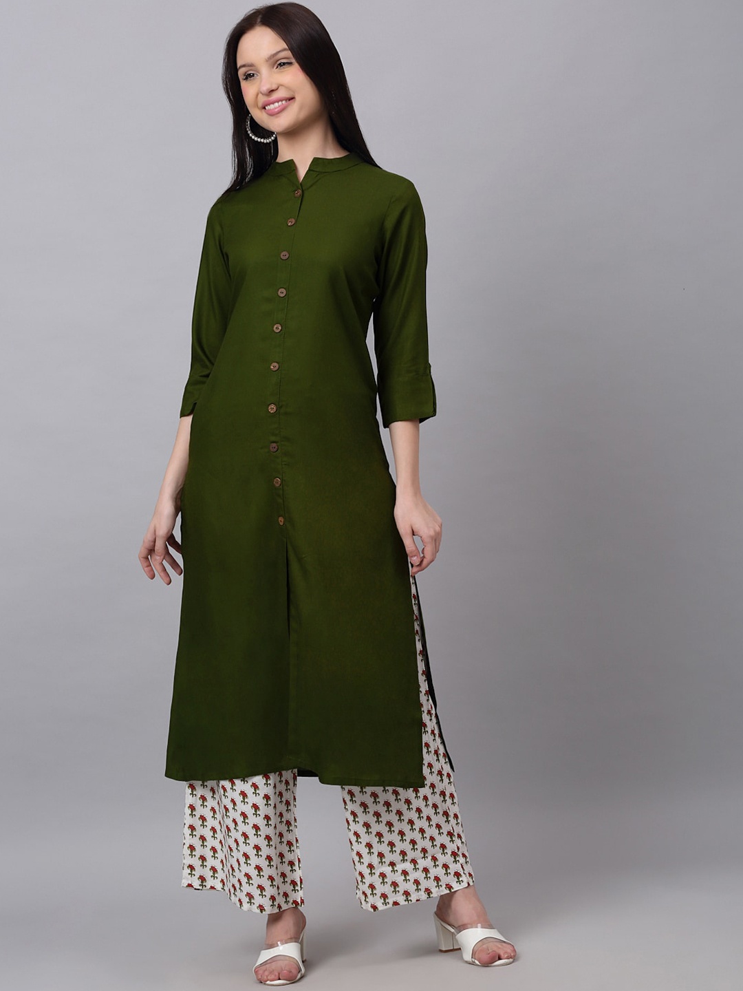 

DORIYA Women Green High Slit Kurta with Palazzos