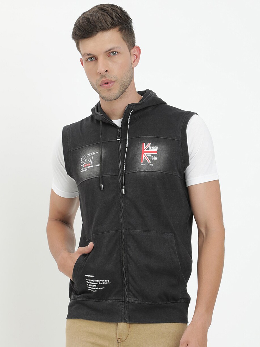 

V2 Value & Variety Men Black Mandarin Collar Applique T-shirt