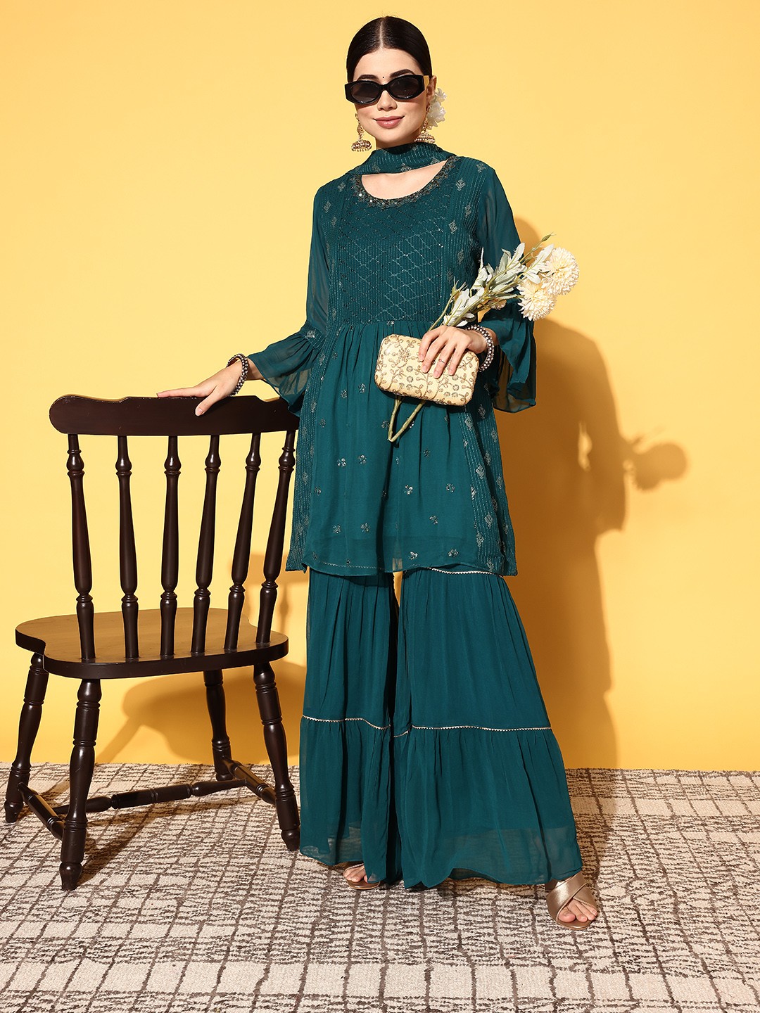 

ZOLA Women Ethnic Motifs Poly Georgette Nuovo Sleeves Kurta Set, Teal