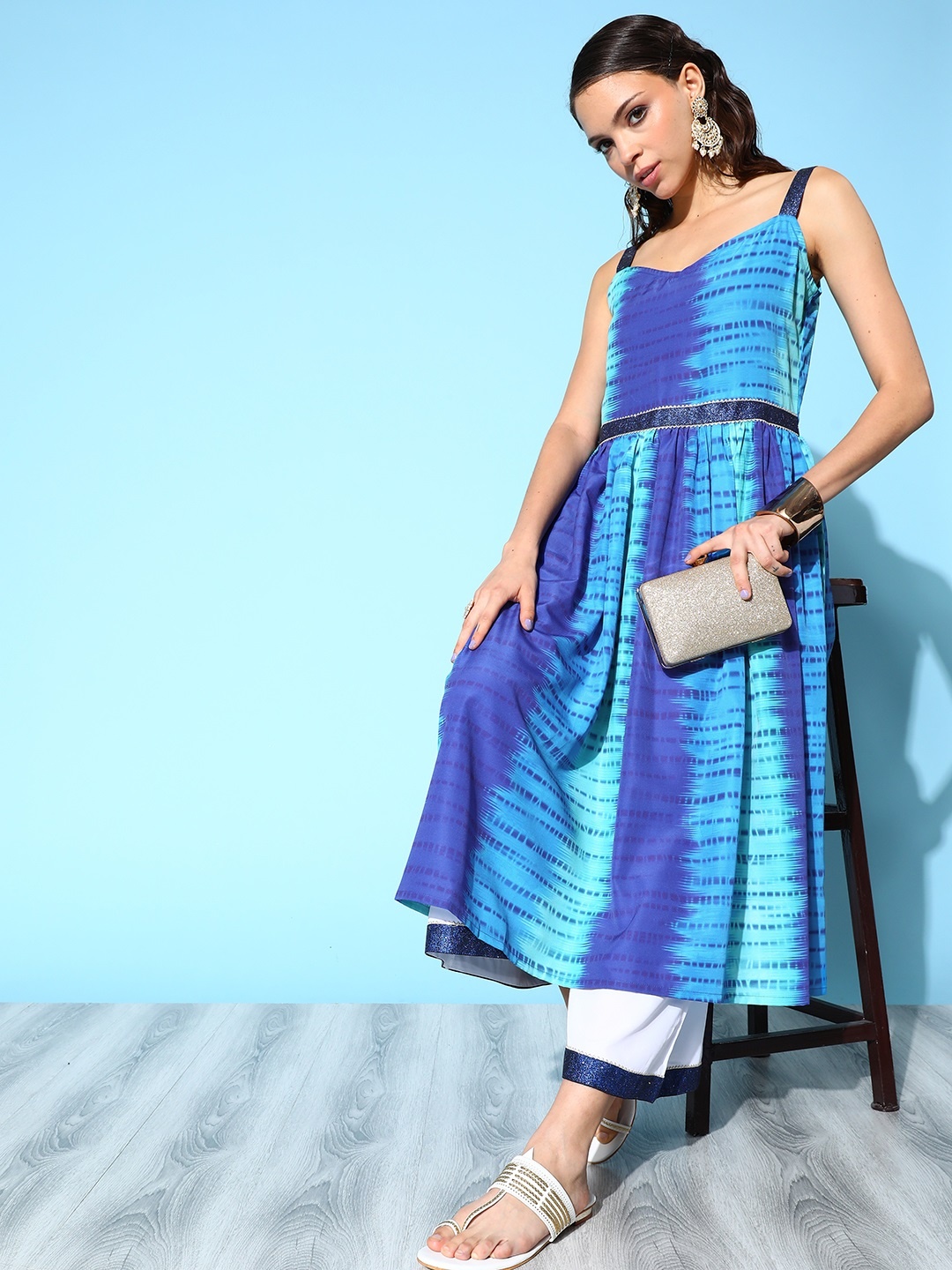 

Ahalyaa Women Abstract Poly Crepe Desi Girl Kurta Set, Blue