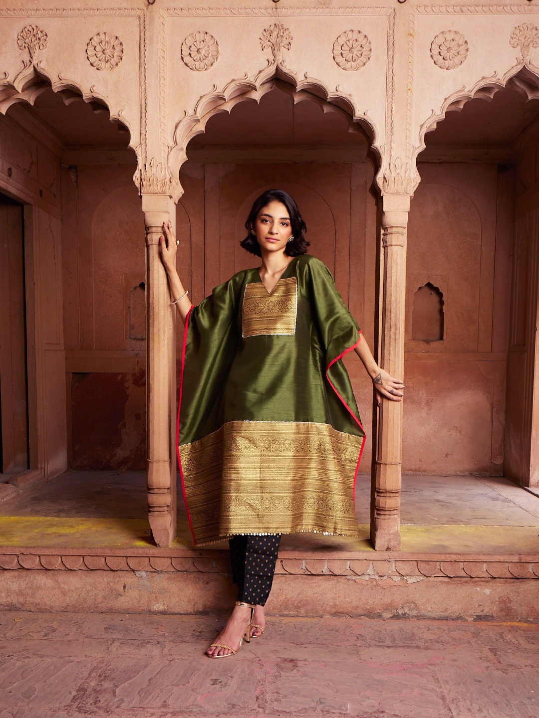 

Ahalyaa Women Elegant Olive Polyester New Age Kaftan Kurta