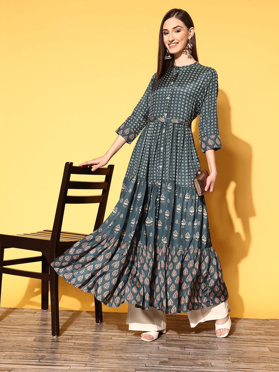 

ZOLA Women Stylish Green Art Silk Swirling Volume Kurta