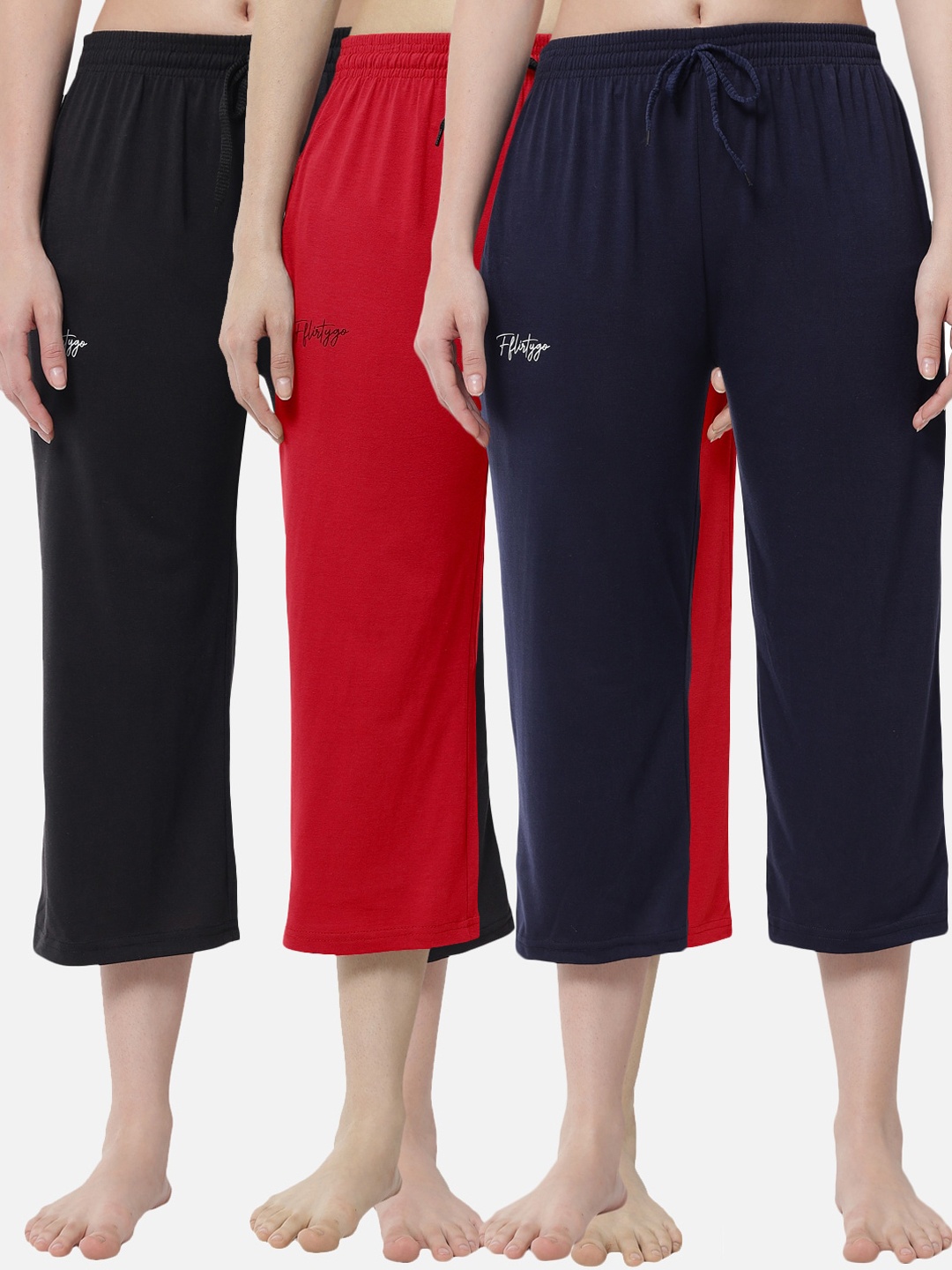 

FFLIRTYGO Women Pack of 3 Black & Navy Blue Capris
