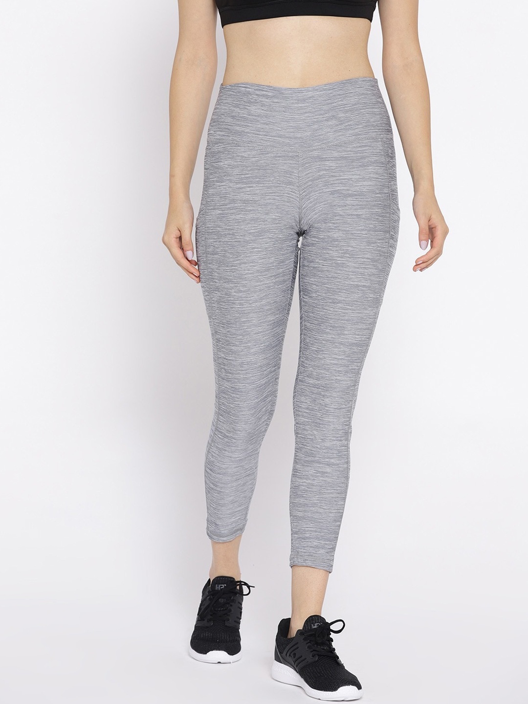 

Kanvin Women Grey Solid Tights