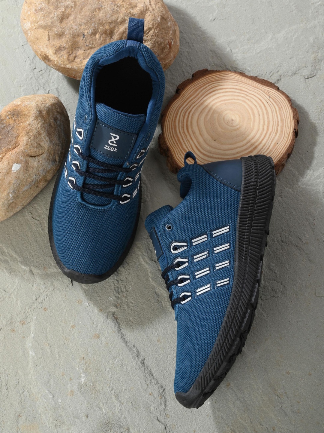 

ZEBX Men Sea Green Woven Design Trekking Shoes