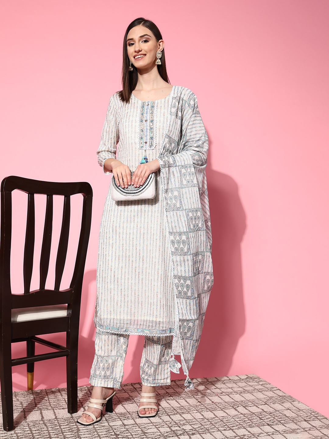 

ZOLA Women Abstract Pure Cotton Desi Girl Kurta Set, Off white