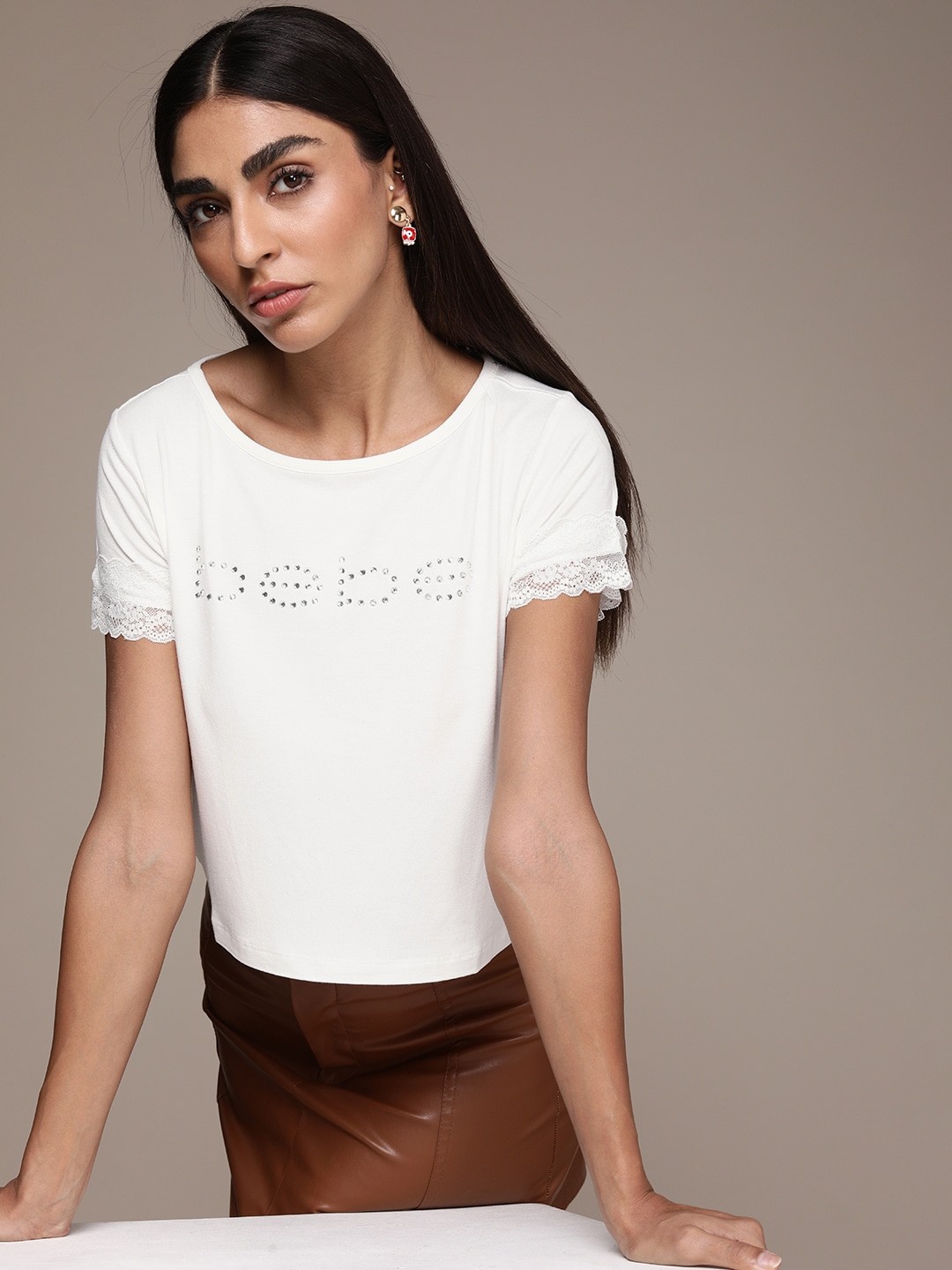 

bebe Women White Brand Logo Embellished T-shirt