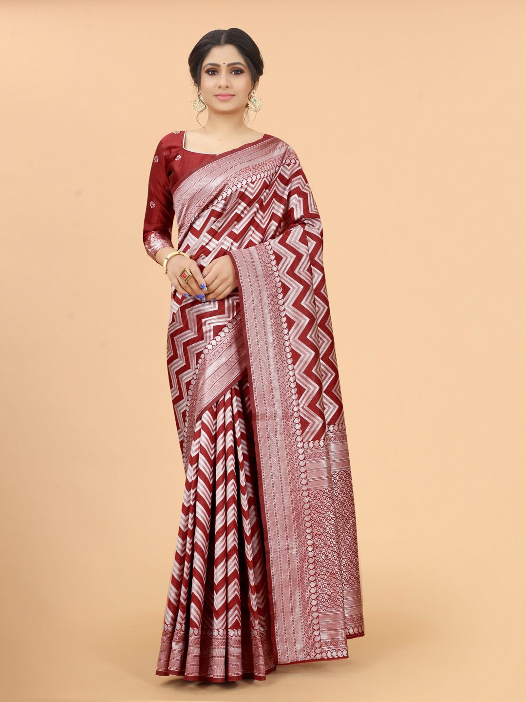 

INDI AVTAAR Maroon & Silver-Toned Woven Design Zari Silk Cotton Fusion Banarasi Saree