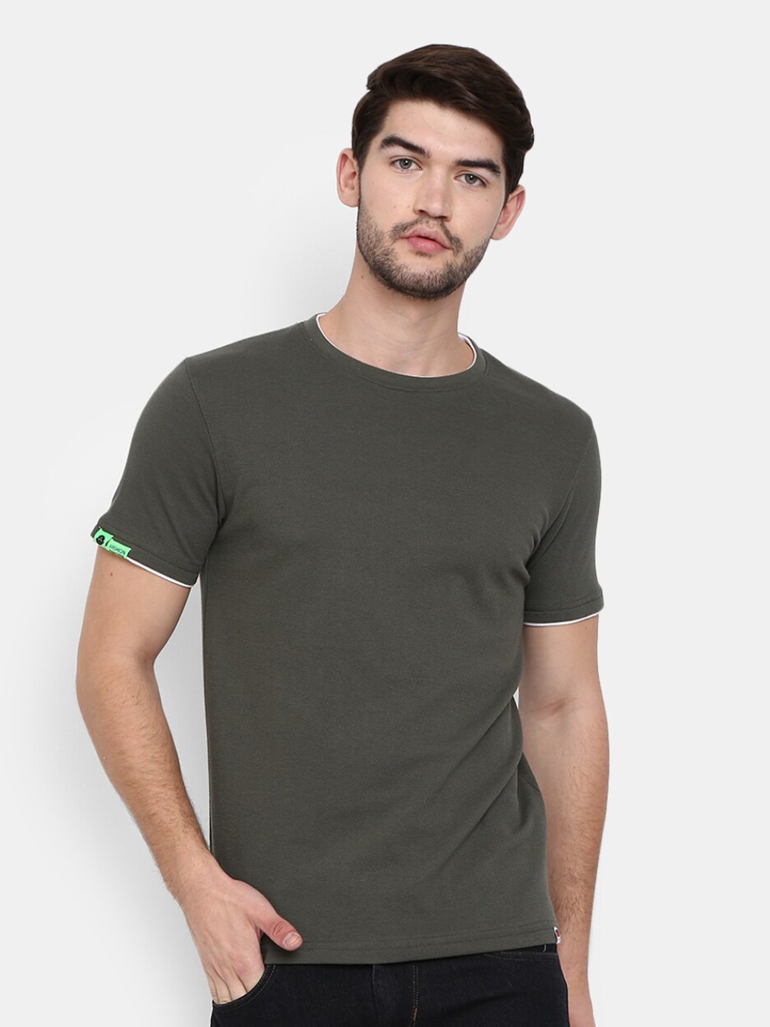

V-Mart Men Olive Green Slim Fit T-shirt