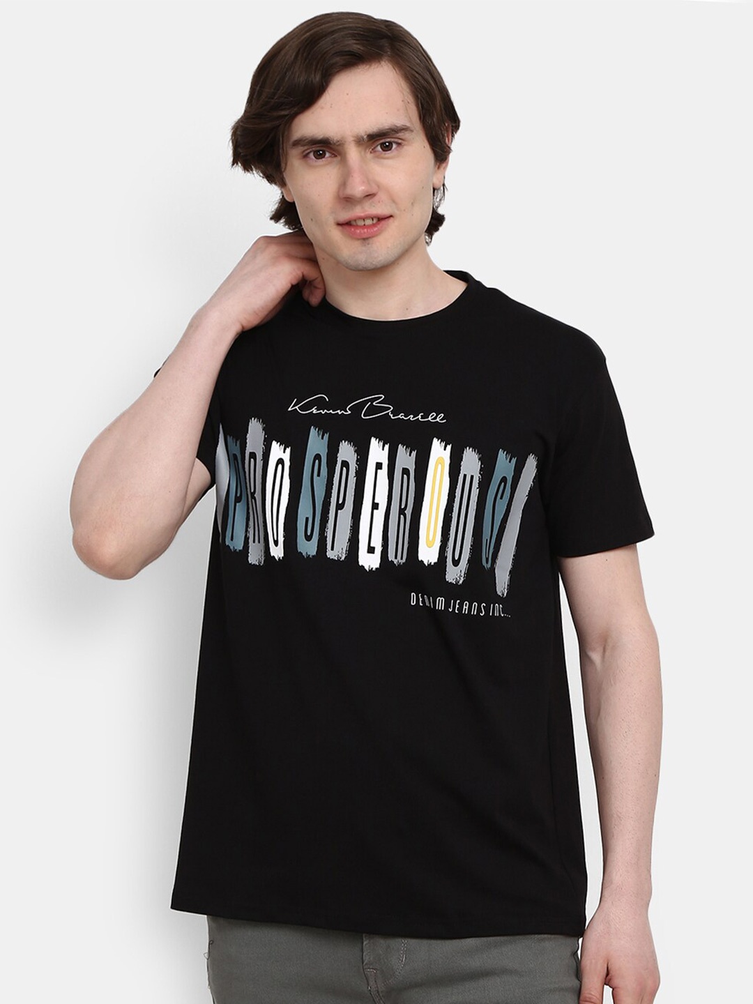 

V-Mart Men Black Printed Extended Sleeves T-shirt