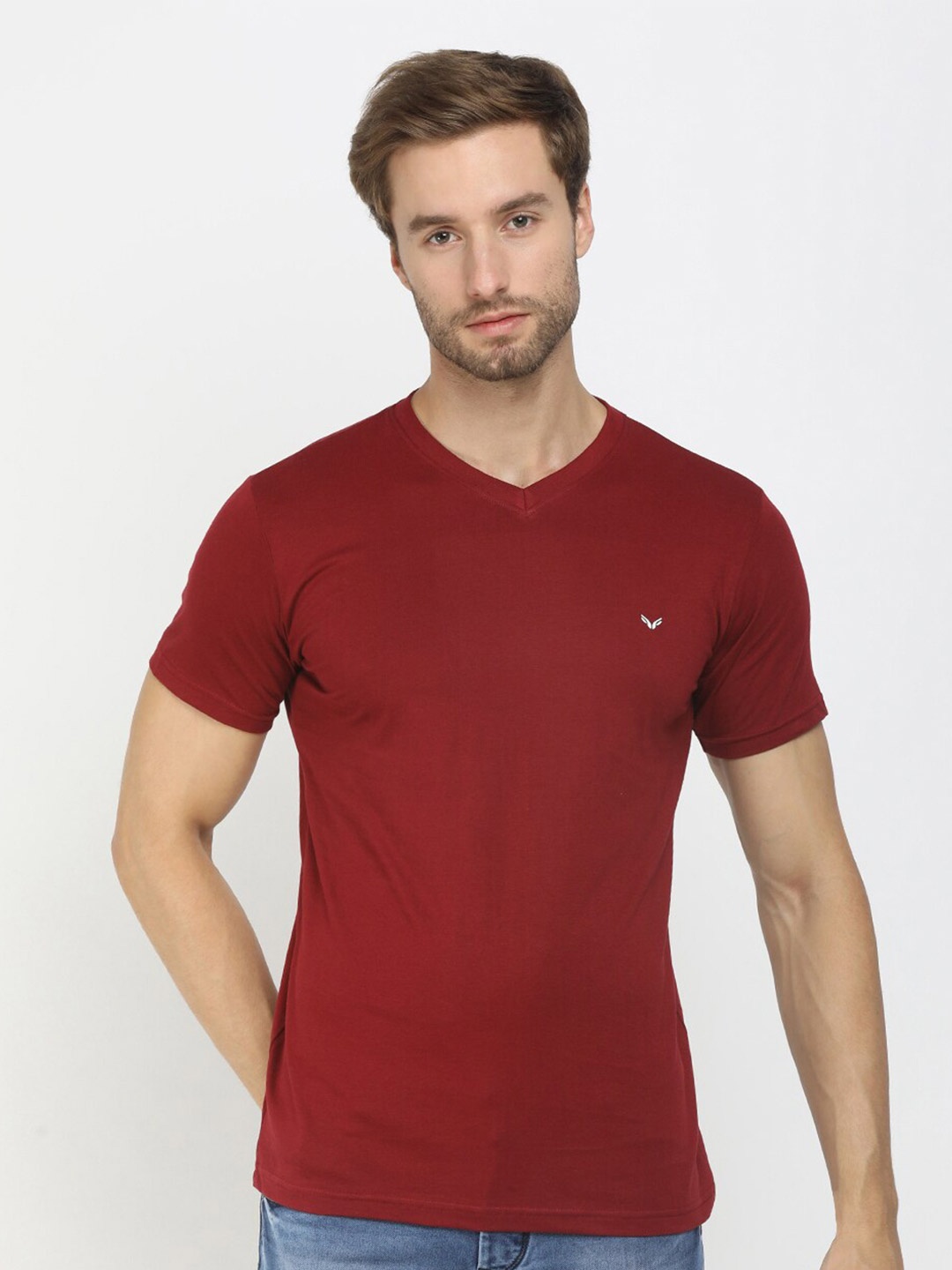 

V-Mart Men Maroon V-Neck Slim Fit T-shirt