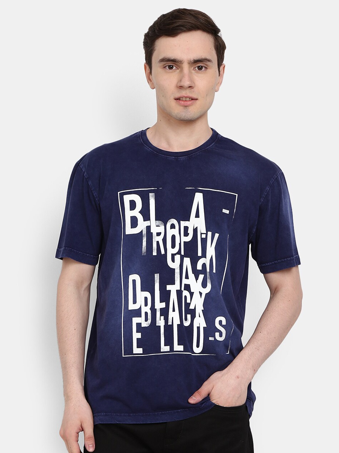 

V-Mart Men Navy Blue Typography Printed T-shirt