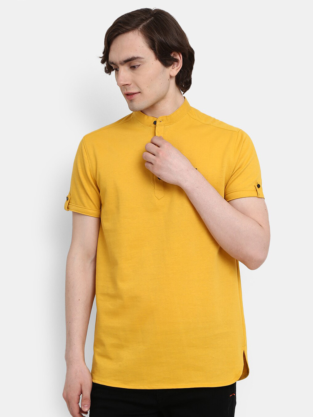 

V-Mart Men Mustard Yellow & mimosa Henley Neck Slim Fit T-shirt