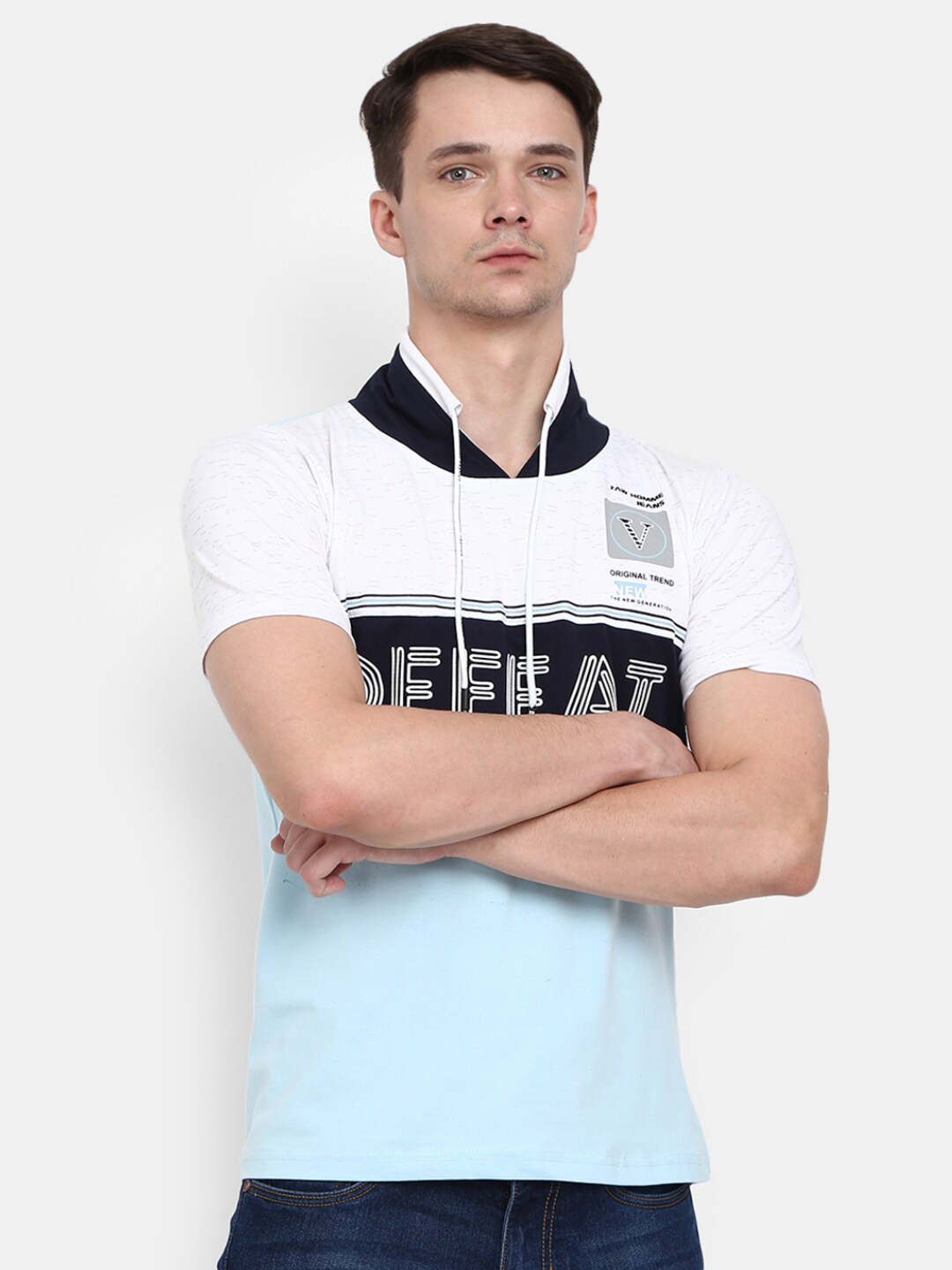 

V-Mart Men Blue Printed High Neck Extended Sleeves Applique Slim Fit T-shirt