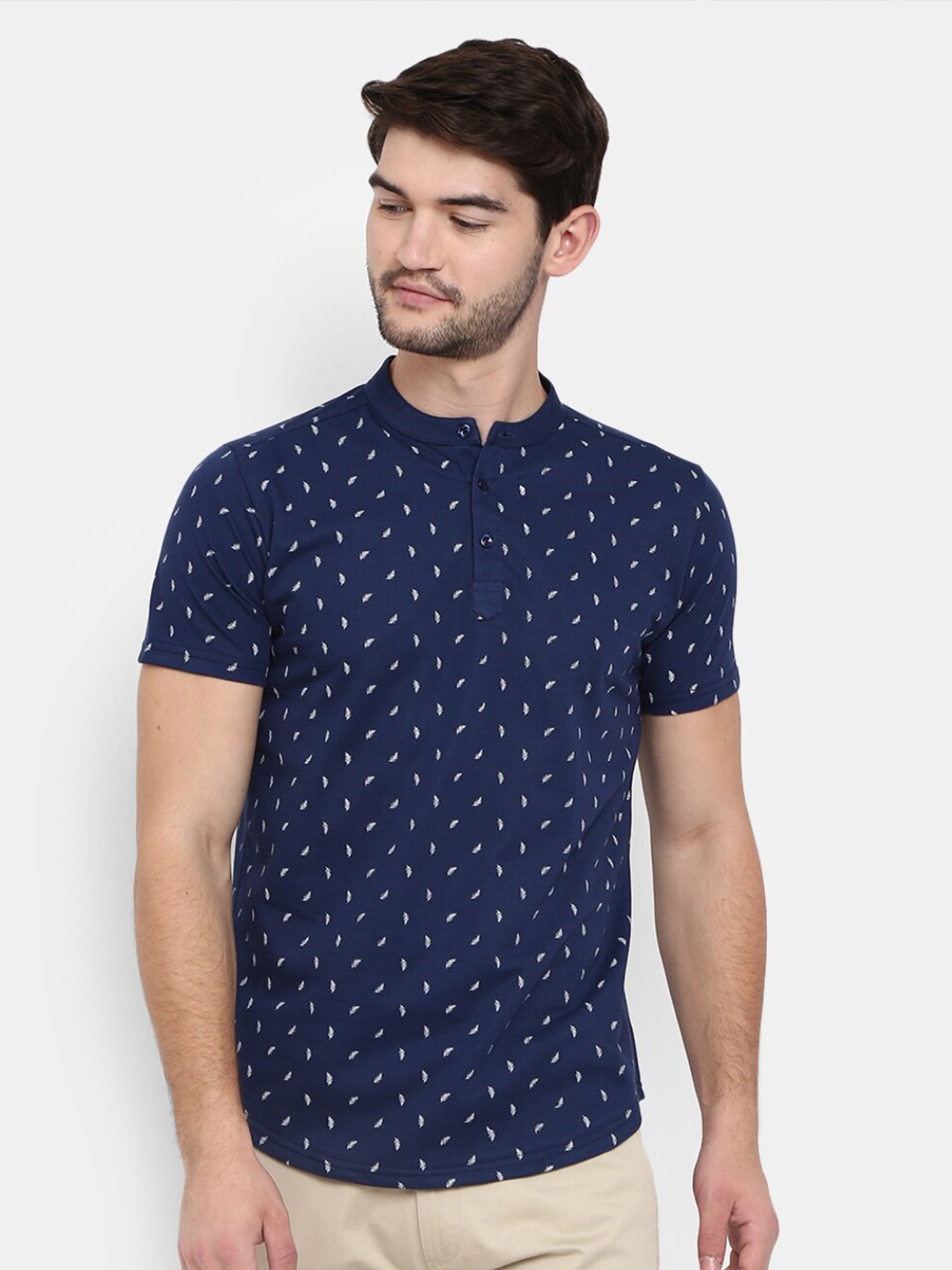 

V-Mart Men Navy Blue Printed Mandarin Collar Slim Fit T-shirt