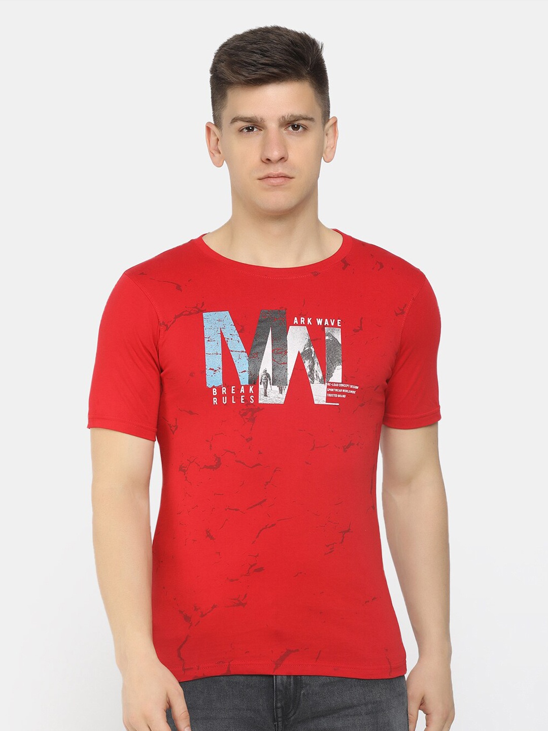 

V-Mart Men Red & permanent geranium lake Typography Printed Applique Slim Fit T-shirt