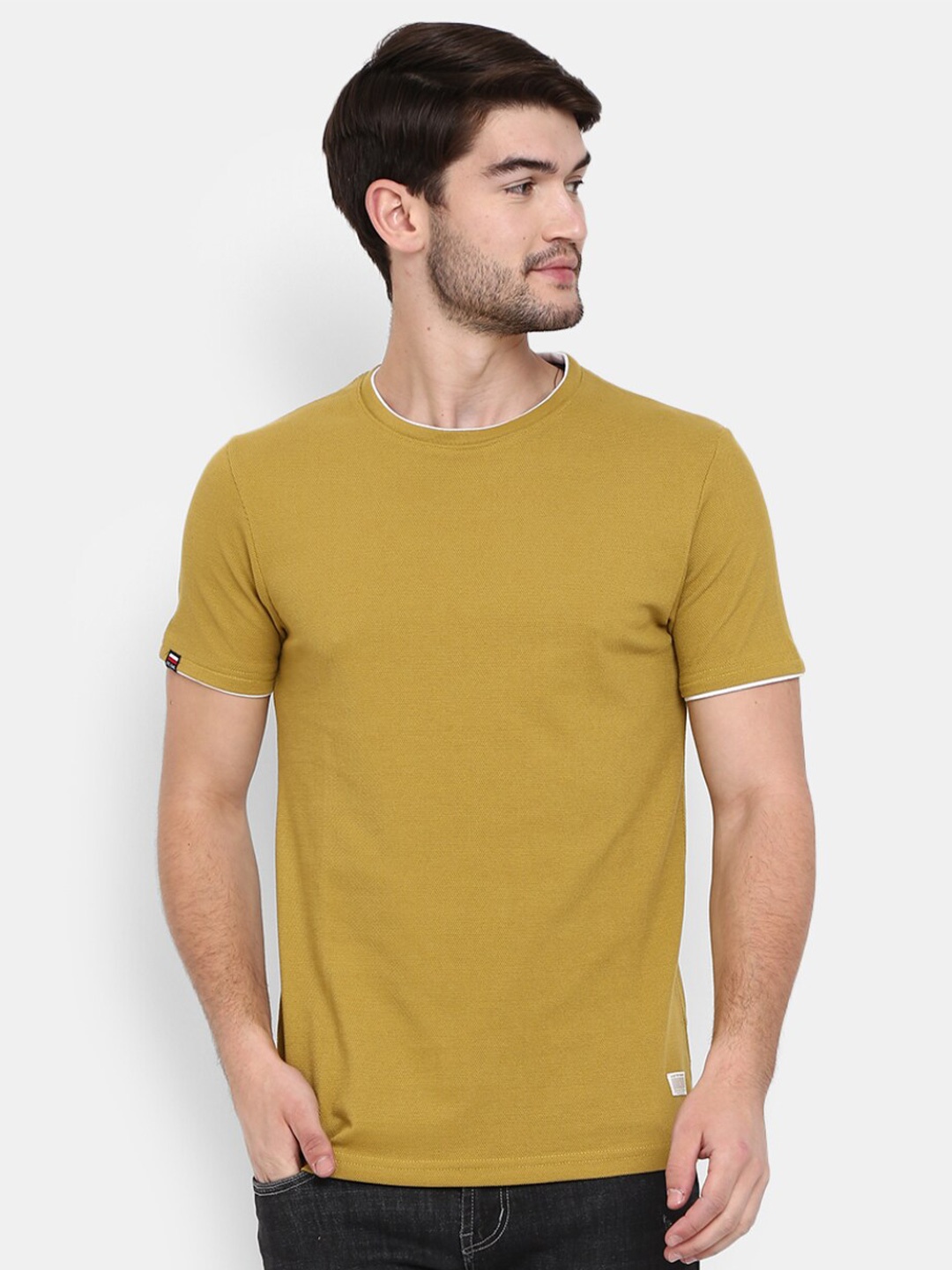 

V-Mart Men Mustard Yellow Slim Fit T-shirt