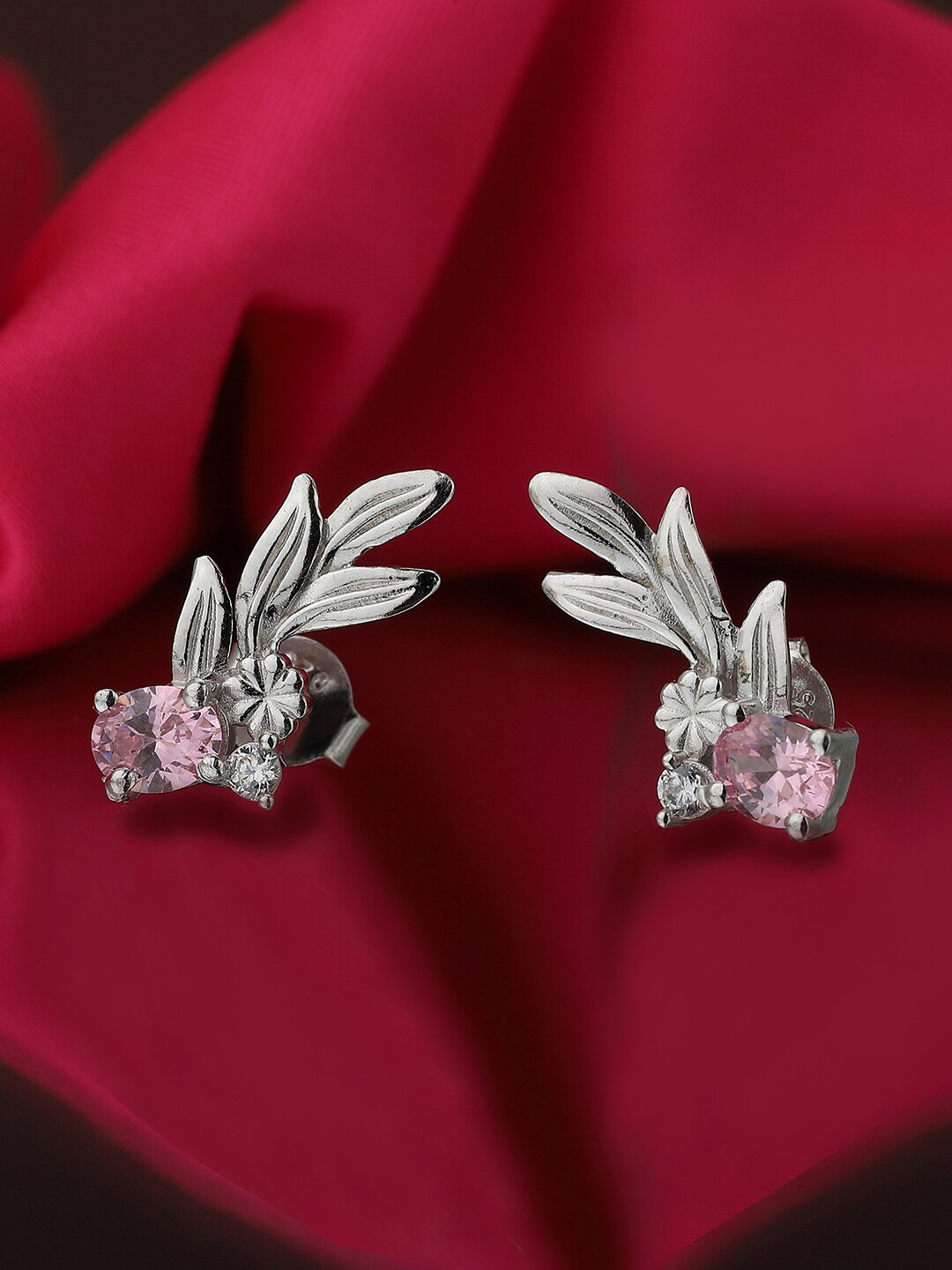 

VANBELLE Silver-Toned Leaf Shaped Studs Earrings