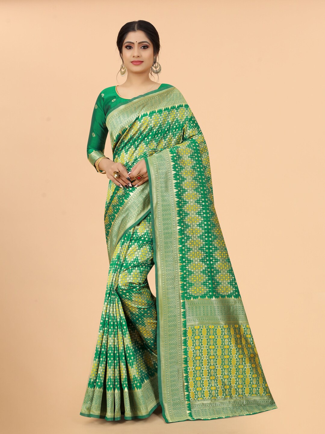 

INDI AVTAAR Green & Gold-Toned Woven Design Zari Silk Cotton Banarasi Saree