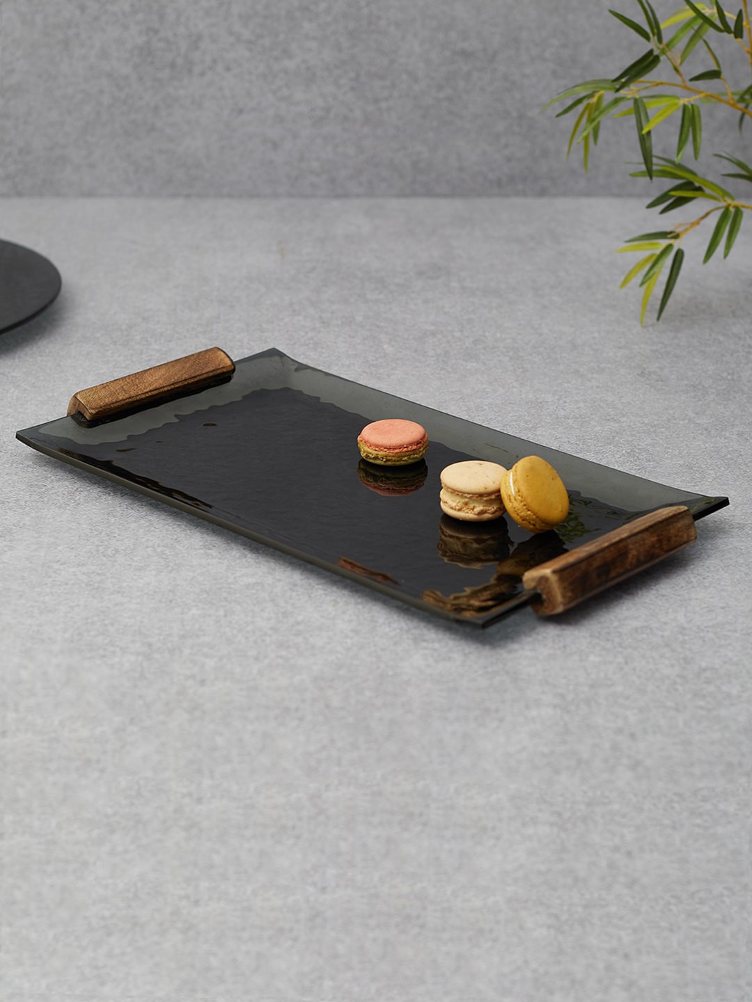 

HomeTown Black & Brown Textured Serving Tray