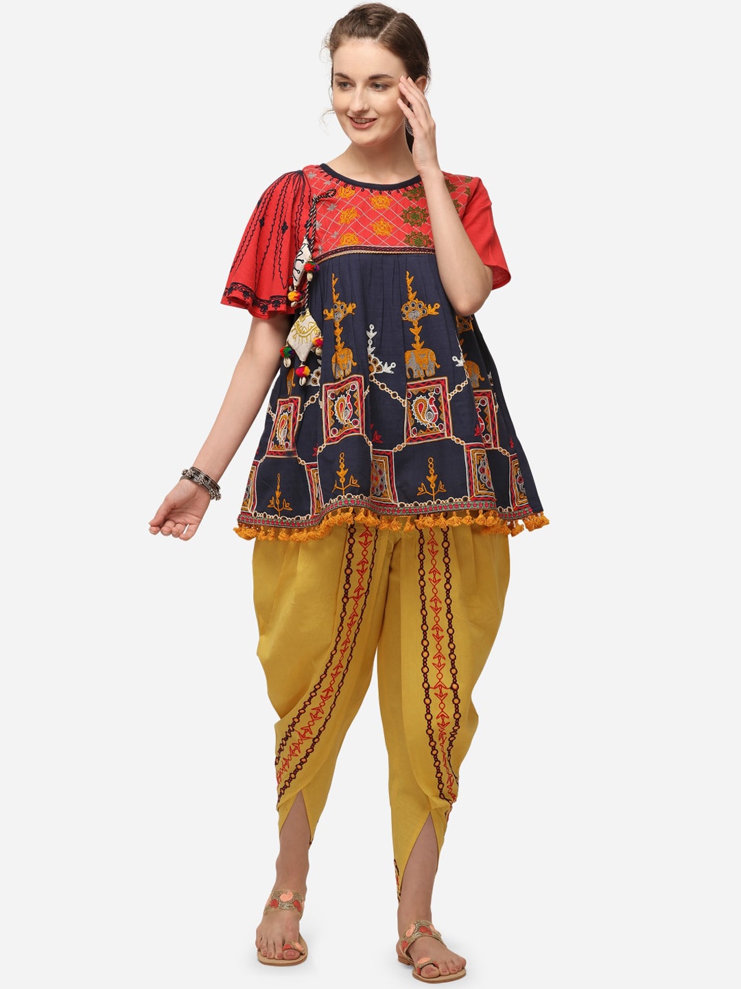 

MESMORA FASHION Women Navy Blue Embroidered Organic Cotton Co-Ords Set