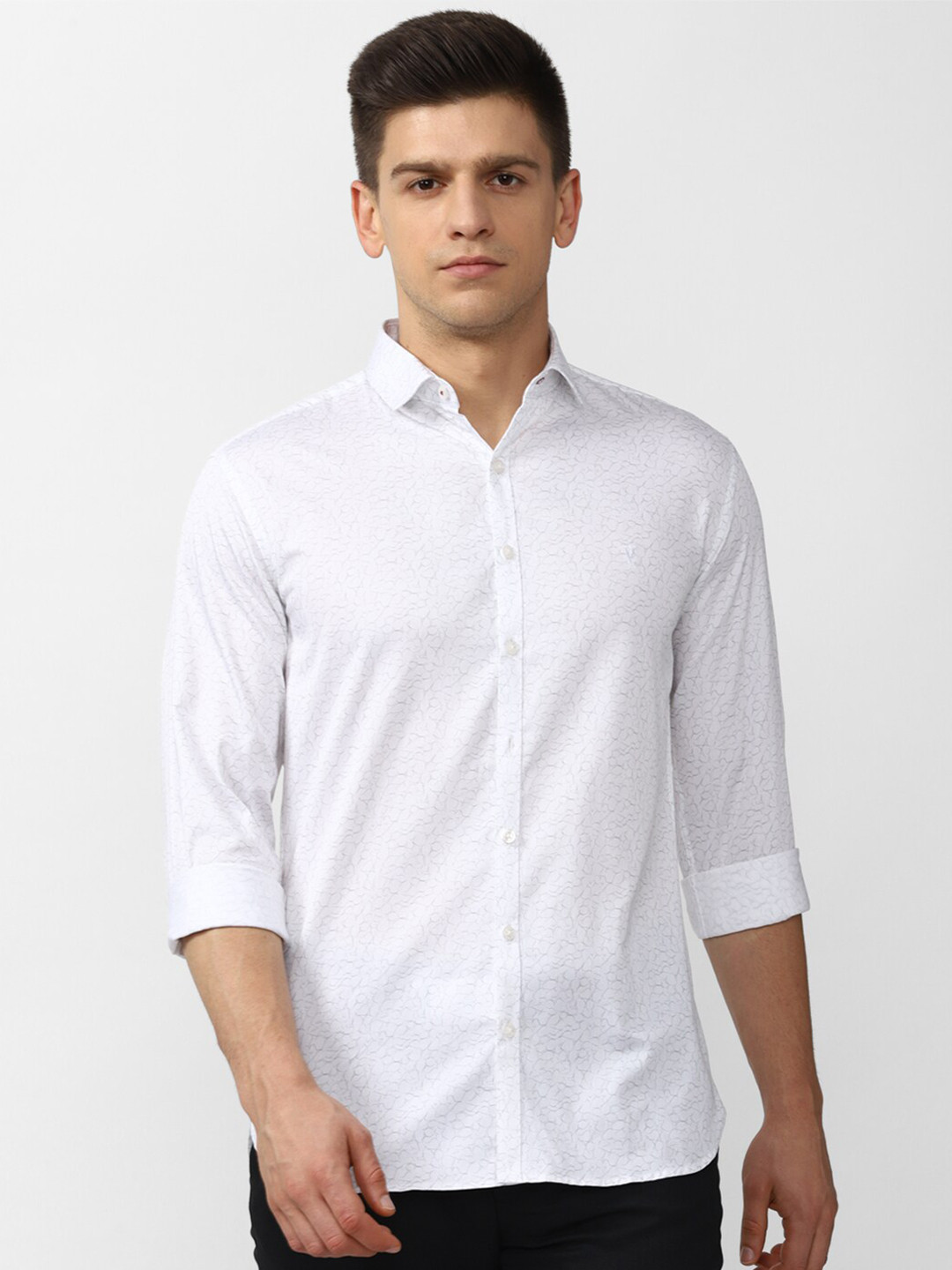 

V Dot Men White Slim Fit Printed Casual Shirt