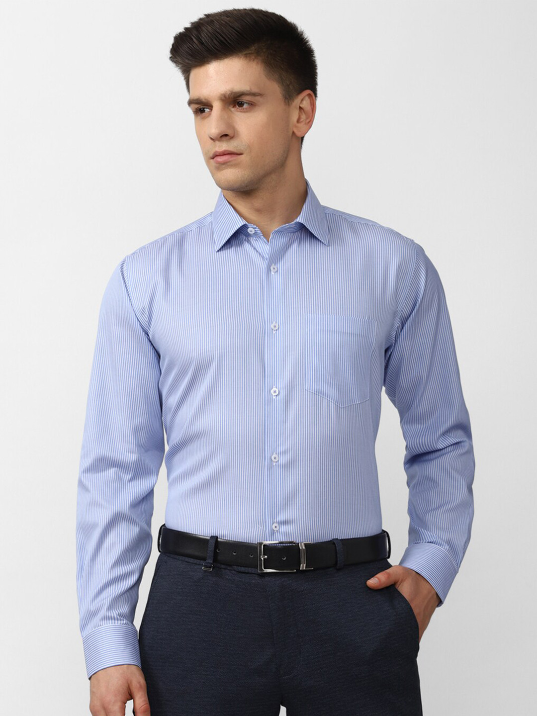 

Van Heusen Men Blue Checked Formal Shirt