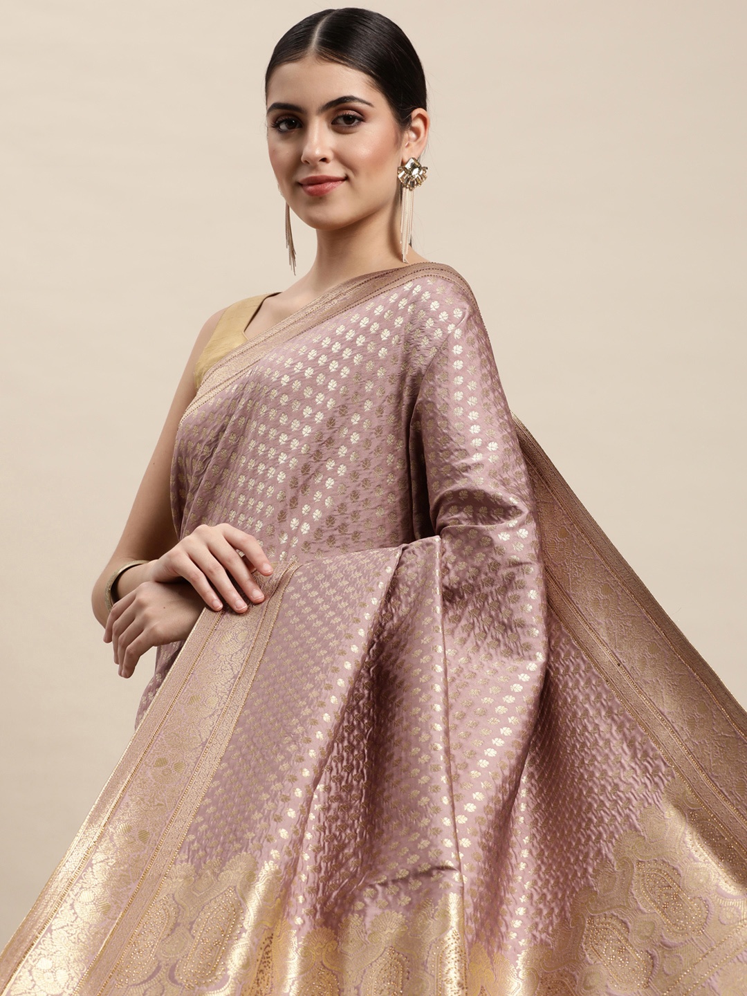 

MOHEY Mauve & Golden Ethnic Motifs Woven Design Saree