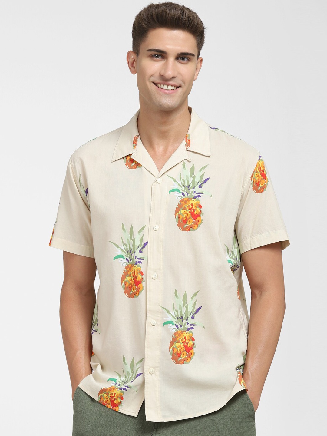 

SELECTED Men Beige Floral Printed Casual Shirt