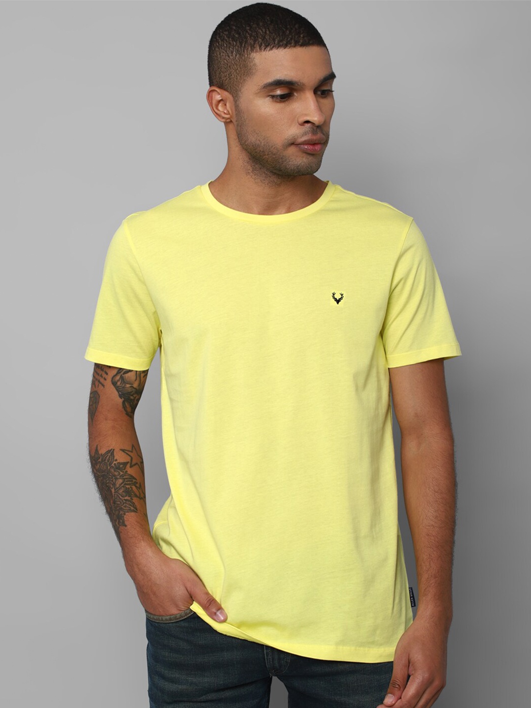 

Allen Solly Men Yellow T-shirt