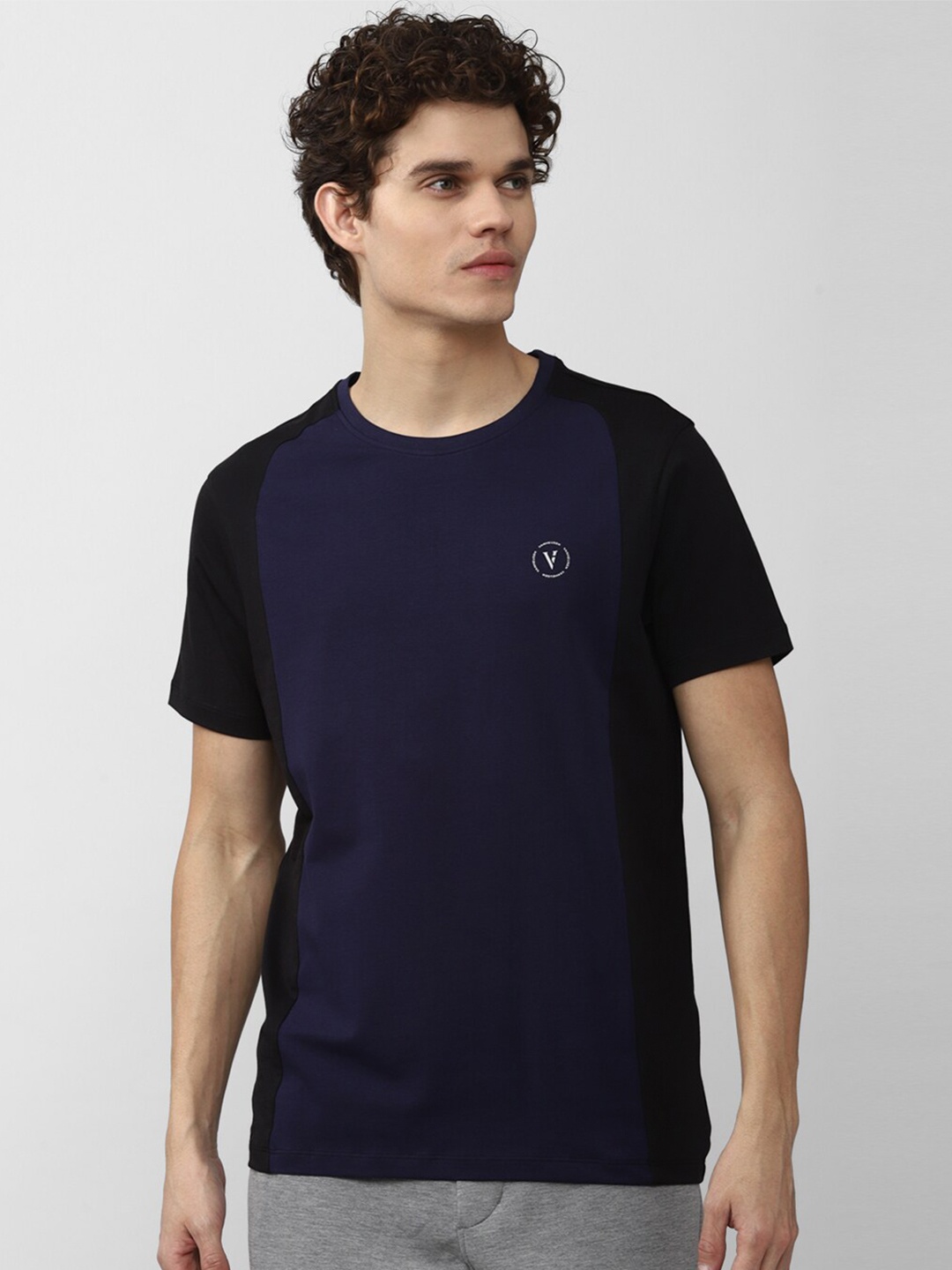 

Van Heusen Flex Men Navy Blue Applique Slim Fit Sports T-shirt