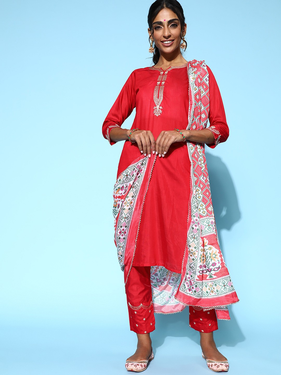 

Tikhi Imli Women Red Chanderi Cotton Print Parade Kurta Set