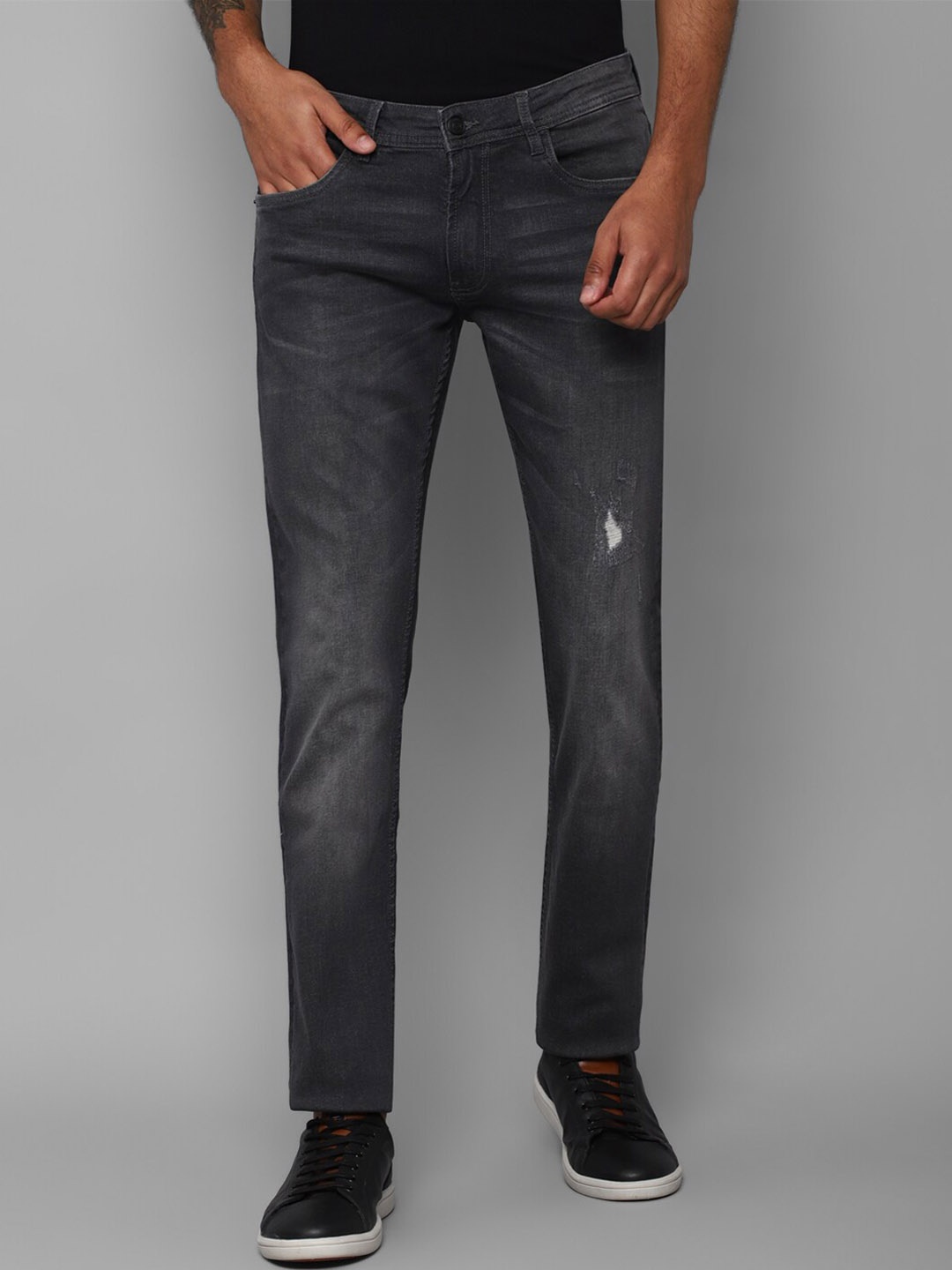 

Allen Solly Sport Men Grey Skinny Fit Low Distress Heavy Fade Jeans