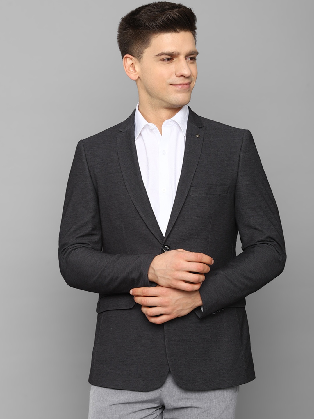 

Allen Solly Men Grey Solid Single-Breasted Slim-Fit Blazers