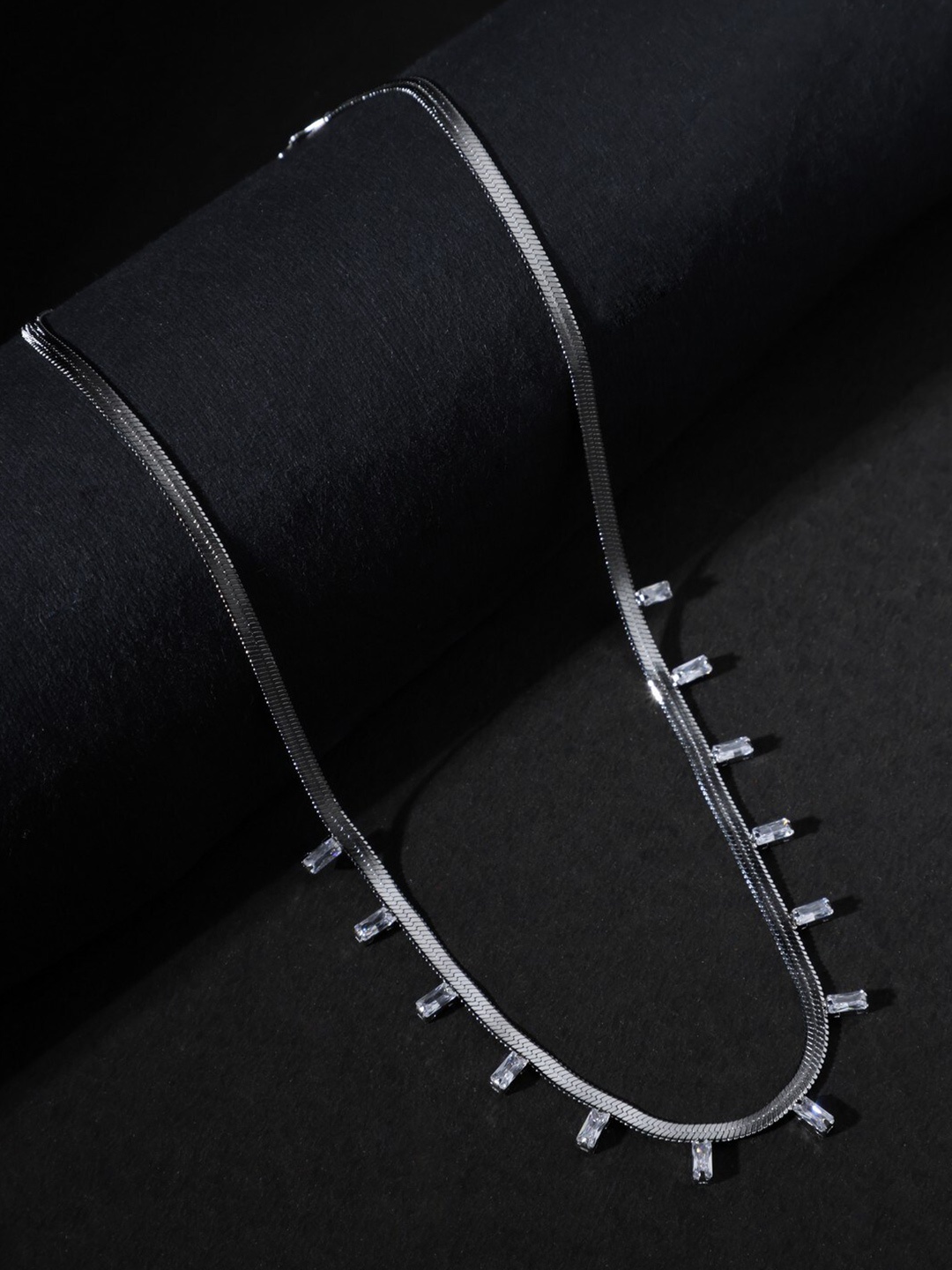 

anore Silver-Toned & White Gold-Plated Necklace